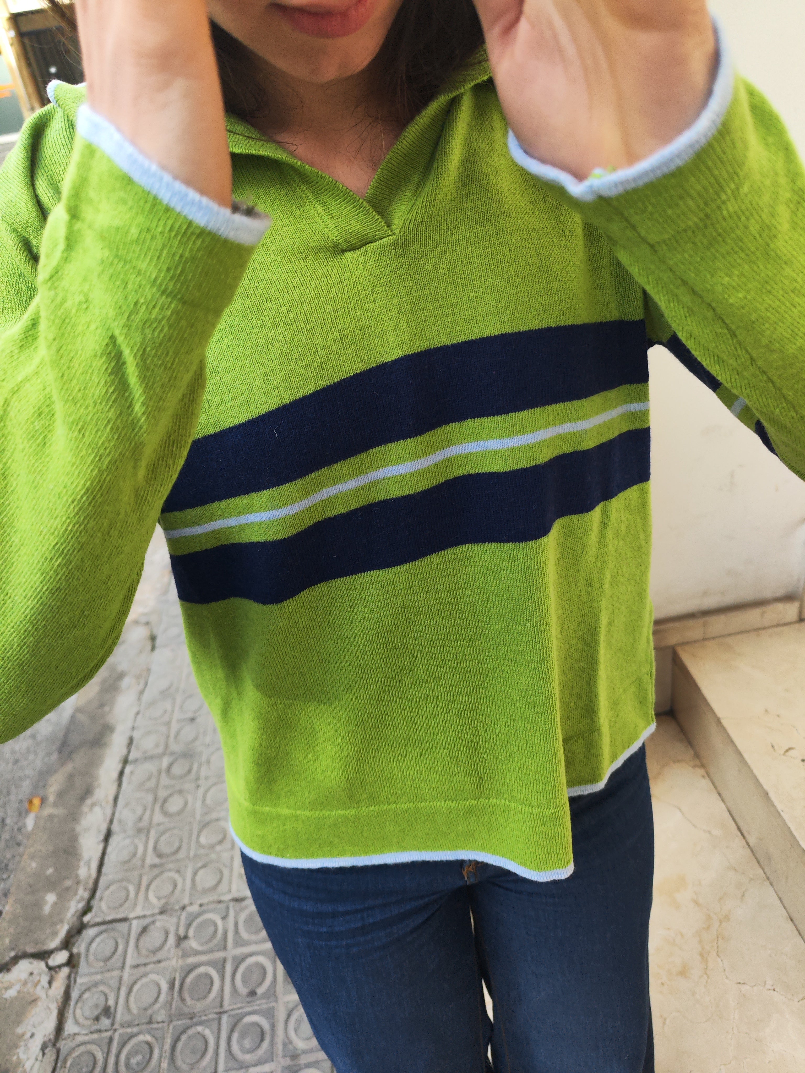 Grüner Salt-Pullover